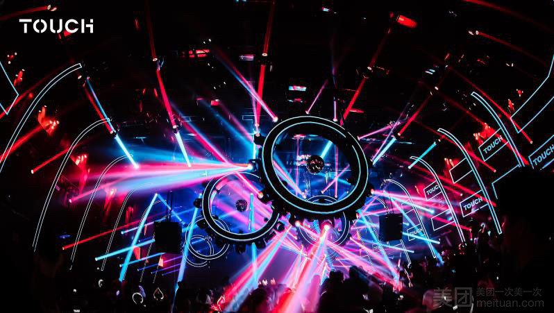 ReynAudio,酒吧音響系統(tǒng),酒吧音響,酒吧配置,線陣列揚(yáng)聲器,音響系統(tǒng)設(shè)計(jì)